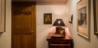 U hodniku se odmah zna da li ima sreće u kući: Ovi predmeti kao ludi privlače bijedu i maler U hodniku se odmah zna da li ima sreće u kući: Ovi predmeti kao ludi privlače bijedu i maler - featured image