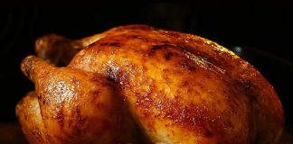 Samo ovako se peče pile: Trik od 15 minuta koji garantuje najsočnije meso i hrskavu koricu Samo ovako se peče pile: Trik od 15 minuta koji garantuje najsočnije meso i hrskavu koricu - featured image