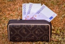 Zaboraviće na dugove i prazne novčanike: Samo 2 znaka horoskopa od 20.02. prati neviđena sreća Zaboraviće na dugove i prazne novčanike: Samo 2 znaka horoskopa od 20.02. prati neviđena sreća - featured image