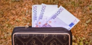 Zaboraviće na dugove i prazne novčanike: Samo 2 znaka horoskopa od 20.02. prati neviđena sreća Zaboraviće na dugove i prazne novčanike: Samo 2 znaka horoskopa od 20.02. prati neviđena sreća - featured image