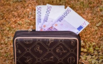 Zaboraviće na dugove i prazne novčanike: Samo 2 znaka horoskopa od 20.02. prati neviđena sreća Zaboraviće na dugove i prazne novčanike: Samo 2 znaka horoskopa od 20.02. prati neviđena sreća - featured image