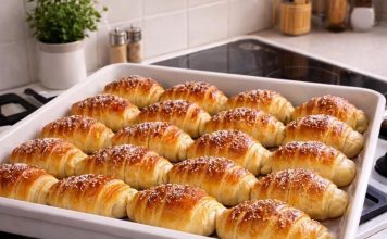 Svi poludjeli za ovim kiflicama – poseban trik i spremne za samo 10 minuta! Svi poludjeli za ovim kiflicama – poseban trik i spremne za samo 10 minuta! - featured image