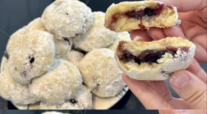 POSNI KOLAČI ZA 2 MINUTE s džemom, lagani i mnogo ukusni POSNI KOLAČI ZA 2 MINUTE s džemom, lagani i mnogo ukusni - featured image