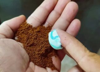 UMRO BIH I NE BIH ZNAO! Pomiješajte kavu s pastom za zube i prestanite trošiti novac na pijaci.. UMRO BIH I NE BIH ZNAO! Pomiješajte kavu s pastom za zube i prestanite trošiti novac na pijaci.. - featured image