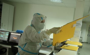 SVE KREĆE SA OVIM SIMPTOMOM Novo žarište SMRTONOSNOG VIRUSA, zdravstveni radnici zaraženi, 100 ljudi izolovano SVE KREĆE SA OVIM SIMPTOMOM Novo žarište SMRTONOSNOG VIRUSA, zdravstveni radnici zaraženi, 100 ljudi izolovano - featured image