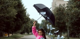 Pare im padaju s neba: Ova 2 znaka će u martu imati toliko novca da neće znati gdje da ga troše Pare im padaju s neba: Ova 2 znaka će u martu imati toliko novca da neće znati gdje da ga troše - featured image