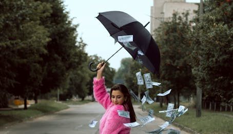 Pare im padaju s neba: Ova 2 znaka će u martu imati toliko novca da neće znati gdje da ga troše Pare im padaju s neba: Ova 2 znaka će u martu imati toliko novca da neće znati gdje da ga troše - featured image