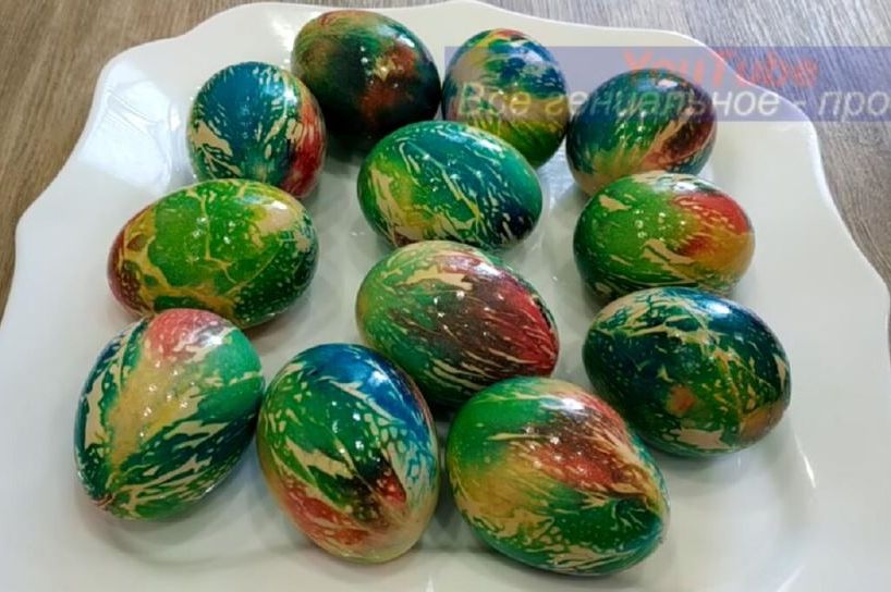 RUSKINJE NAJVIŠE VOLE OVAJ NAČIN FARBANJA JAJA: Hladno bojenje daje najljepše šare duginih boja - featured image RUSKINJE NAJVIŠE VOLE OVAJ NAČIN FARBANJA JAJA: Hladno bojenje daje najljepše šare duginih boja - featured image