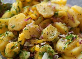 Za ovu krompir salatu svi traže recept: Pravi se potpuno drugačije, a ukus obara s nogu Za ovu krompir salatu svi traže recept: Pravi se potpuno drugačije, a ukus obara s nogu - featured image