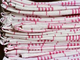 Kad god želi da izbijeli krpe, ubaci ovaj 1 sastojak u veš mašinu: Nakon pranja su kao nove Kad god želi da izbijeli krpe, ubaci ovaj 1 sastojak u veš mašinu: Nakon pranja su kao nove - featured image