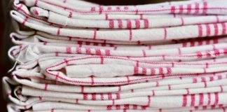 Kad god želi da izbijeli krpe, ubaci ovaj 1 sastojak u veš mašinu: Nakon pranja su kao nove Kad god želi da izbijeli krpe, ubaci ovaj 1 sastojak u veš mašinu: Nakon pranja su kao nove - featured image