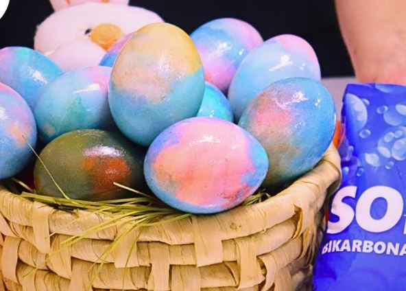 USKRŠNJA JAJA za 10 minuta! Jednostavna i laka tehnika, a rezultat FENOMENALAN - featured image USKRŠNJA JAJA za 10 minuta! Jednostavna i laka tehnika, a rezultat FENOMENALAN - featured image