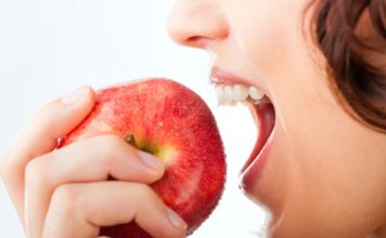 Mjesec je dana svaku večer prije spavanja jela jabuku, evo što se dogodilo Mjesec je dana svaku večer prije spavanja jela jabuku, evo što se dogodilo - featured image