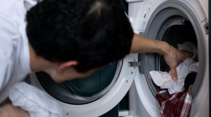 Evo kako treba sipati omekšivač da bi veš divno mirisao sedmicama, ovu grešku mnogi prave Evo kako treba sipati omekšivač da bi veš divno mirisao sedmicama, ovu grešku mnogi prave - featured image