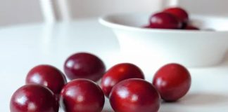 Kad se farbaju jaja- na Veliki četvrtak, petak ili subotu? Sveštenik je dao jedini ispravan odgovor Kad se farbaju jaja- na Veliki četvrtak, petak ili subotu? Sveštenik je dao jedini ispravan odgovor - featured image