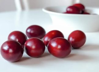 Kad se farbaju jaja- na Veliki četvrtak, petak ili subotu? Sveštenik je dao jedini ispravan odgovor Kad se farbaju jaja- na Veliki četvrtak, petak ili subotu? Sveštenik je dao jedini ispravan odgovor - featured image