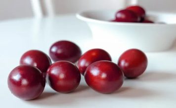 Kad se farbaju jaja- na Veliki četvrtak, petak ili subotu? Sveštenik je dao jedini ispravan odgovor Kad se farbaju jaja- na Veliki četvrtak, petak ili subotu? Sveštenik je dao jedini ispravan odgovor - featured image