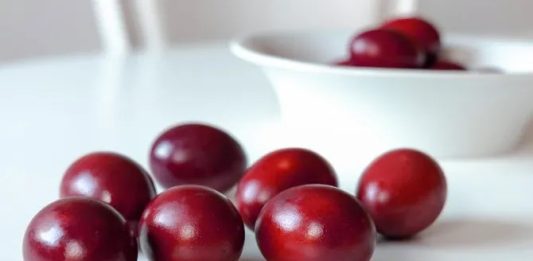 Kad se farbaju jaja- na Veliki četvrtak, petak ili subotu? Sveštenik je dao jedini ispravan odgovor Kad se farbaju jaja- na Veliki četvrtak, petak ili subotu? Sveštenik je dao jedini ispravan odgovor - featured image