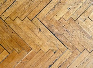 Tehnika od 3 minuta za obnovu izgrebanog parketa: Trebaju vam samo 2 stvari iz kupatila Tehnika od 3 minuta za obnovu izgrebanog parketa: Trebaju vam samo 2 stvari iz kupatila - featured image