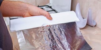 Komad aluminijumske folije stavite ispred vrata: Preko noći ćete da se riješite veliki problem Komad aluminijumske folije stavite ispred vrata: Preko noći ćete da se riješite veliki problem - featured image