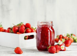 SLATKO OD JAGODA PO BAKINOM RECEPTU: Sve gotovo za 30 minuta i ukus koji se pamti! SLATKO OD JAGODA PO BAKINOM RECEPTU: Sve gotovo za 30 minuta i ukus koji se pamti! - featured image