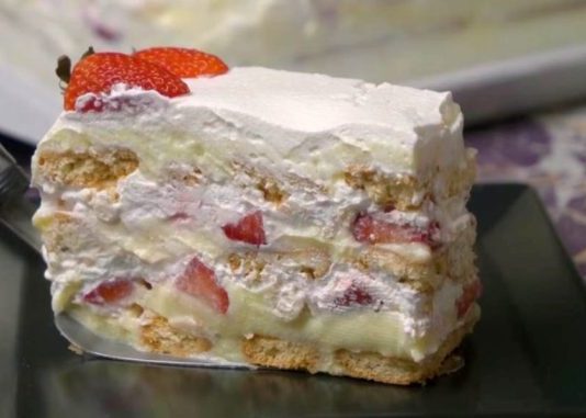 BRZA TORTA SA JAGODAMA I PLAZMA KEKSOM…Bez kuhanja i pečenja… BRZA TORTA SA JAGODAMA I PLAZMA KEKSOM…Bez kuhanja i pečenja… - featured image