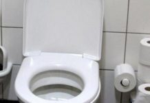 Ne kupujem skupe kuglice i gelove za wc tokom cijele godine: Ova stvarčica osigurat će da toalet blista i miriše i do 70 dana! Ne kupujem skupe kuglice i gelove za wc tokom cijele godine: Ova stvarčica osigurat će da toalet blista i miriše i do 70 dana! - featured image