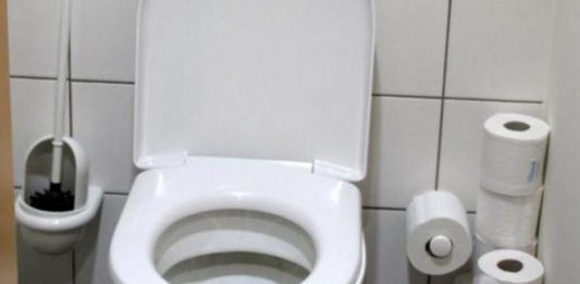 Ne kupujem skupe kuglice i gelove za wc tokom cijele godine: Ova stvarčica osigurat će da toalet blista i miriše i do 70 dana! Ne kupujem skupe kuglice i gelove za wc tokom cijele godine: Ova stvarčica osigurat će da toalet blista i miriše i do 70 dana! - featured image