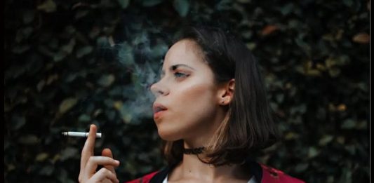 Ova namirnica ima moć da preporodi pušače: Pravo je blago za srce i krvne sudove, krcata vitaminima Ova namirnica ima moć da preporodi pušače: Pravo je blago za srce i krvne sudove, krcata vitaminima - featured image