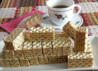 PROVJEREN RECEPT: Oblande sa orasima, keksom i čokoladom PROVJEREN RECEPT: Oblande sa orasima, keksom i čokoladom - featured image