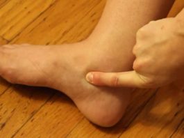 OTEKLE SU VAM NOGE? 3 PUTA DANAS POPIJTE OVAJ NAPITAK I problem riješen: Prirodni lijek koji pomaže, ubrzava metabolizam, IZBACUJE VODU! OTEKLE SU VAM NOGE? 3 PUTA DANAS POPIJTE OVAJ NAPITAK I problem riješen: Prirodni lijek koji pomaže, ubrzava metabolizam, IZBACUJE VODU! - featured image