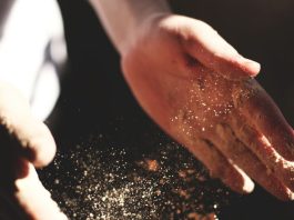 Trnu vam ruke? Evo koji simptomi zahtijevaju hitnu medicinsku pomoć Trnu vam ruke? Evo koji simptomi zahtijevaju hitnu medicinsku pomoć - featured image