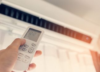 Dugme na klimi koje skoro niko ne koristi: Jedan klik uklanja buđ, neprijatne mirise i prljavštinu Dugme na klimi koje skoro niko ne koristi: Jedan klik uklanja buđ, neprijatne mirise i prljavštinu - featured image