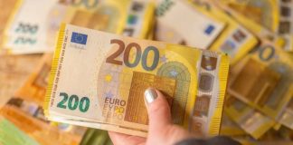 Novac stiže za 4 znaka: Evo ko će dobiti pare do 8. avgusta Novac stiže za 4 znaka: Evo ko će dobiti pare do 8. avgusta - featured image