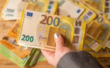 Novac stiže za 4 znaka: Evo ko će dobiti pare do 8. avgusta Novac stiže za 4 znaka: Evo ko će dobiti pare do 8. avgusta - featured image