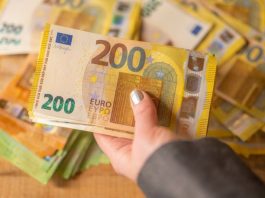 Novac stiže za 4 znaka: Evo ko će dobiti pare do 8. avgusta Novac stiže za 4 znaka: Evo ko će dobiti pare do 8. avgusta - featured image