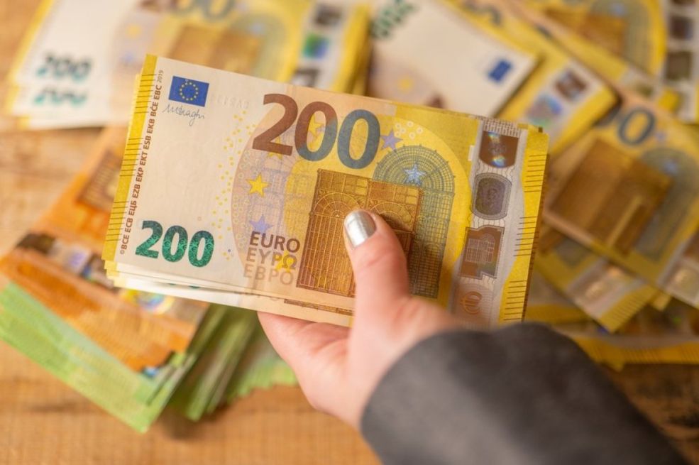 Novac stiže za 4 znaka: Evo ko će dobiti pare do 8. avgusta - featured image Novac stiže za 4 znaka: Evo ko će dobiti pare do 8. avgusta - featured image