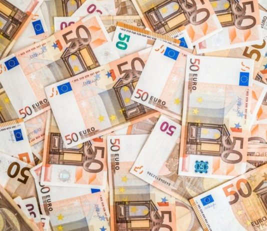 Novac stiže za 4 znaka: Evo ko će dobiti pare do 15. avgusta Novac stiže za 4 znaka: Evo ko će dobiti pare do 15. avgusta - featured image