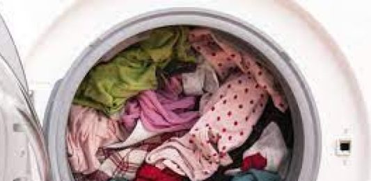 Riješite se bijelih mrlja od PRAŠKA ZA VEŠ: Sve što treba da uradite je da stavite jedan sastojak u veš mašinu Riješite se bijelih mrlja od PRAŠKA ZA VEŠ: Sve što treba da uradite je da stavite jedan sastojak u veš mašinu - featured image