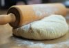 Kore budu tanke, elastične i ne pucaju: Pekari uvijek rade ovo PRIJE RAZVLAČENJA tijesta Kore budu tanke, elastične i ne pucaju: Pekari uvijek rade ovo PRIJE RAZVLAČENJA tijesta - featured image