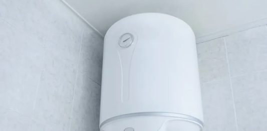 Električar otkrio trik za bojler: Evo šta trebate uraditi i račun za struju biće znatno manji Električar otkrio trik za bojler: Evo šta trebate uraditi i račun za struju biće znatno manji - featured image
