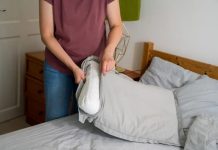 Stavite kašiku ispod jastuka prije spavanja: Stari običaj se vraća, a mnogi tvrde da im pomaže Stavite kašiku ispod jastuka prije spavanja: Stari običaj se vraća, a mnogi tvrde da im pomaže - featured image