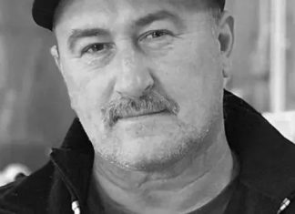 Otac petoro djece umro nakon svađe na pijaci: Rasprava počela zbog trimera, pa ga pregazili kombijem Otac petoro djece umro nakon svađe na pijaci: Rasprava počela zbog trimera, pa ga pregazili kombijem - featured image