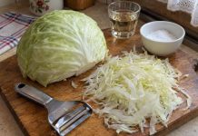 Zašto je kupus salata u restoranima ukusnija nego kući? Ovo je tajni sastojak Zašto je kupus salata u restoranima ukusnija nego kući? Ovo je tajni sastojak - featured image
