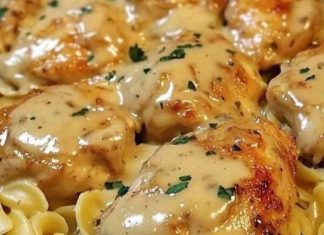Piletina s puter-nudlama iz jedne tave 🍗🍝 Savršeno za užurbane večeri! Piletina s puter-nudlama iz jedne tave 🍗🍝 Savršeno za užurbane večeri! - featured image