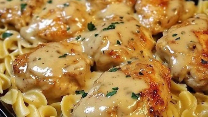 Piletina s puter-nudlama iz jedne tave 🍗🍝 Savršeno za užurbane večeri! - featured image Piletina s puter-nudlama iz jedne tave 🍗🍝 Savršeno za užurbane večeri! - featured image