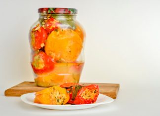PAPRIKE PUNJENE KUPUSOM za zimnicu: RECEPT za savršeno hrskavu salatu koja nestaje sa stola PAPRIKE PUNJENE KUPUSOM za zimnicu: RECEPT za savršeno hrskavu salatu koja nestaje sa stola - featured image